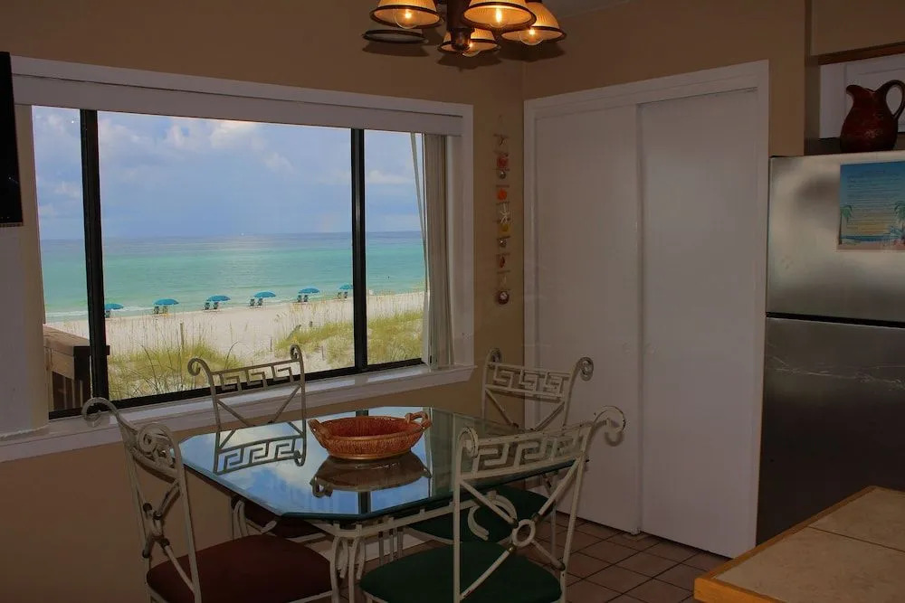 Capri 108 1 Bedroom 1 Bathroom Condo