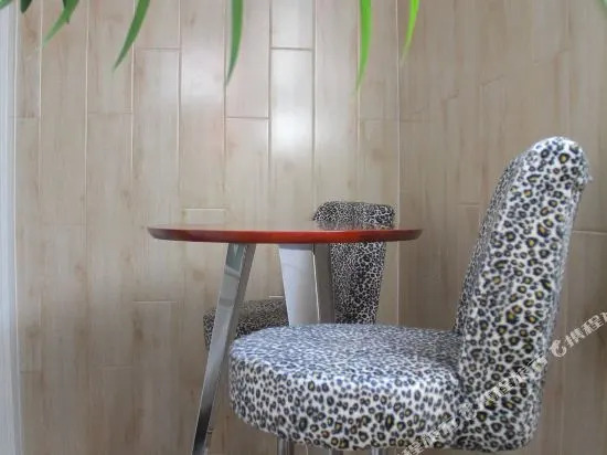 Cartbon Art Hotel