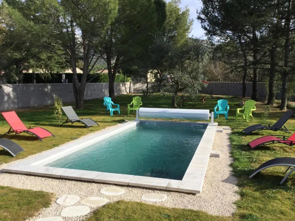 Jolie Maison Familiale Climatisée Avec Piscine Chauffée, Vue Sur Le Luberon, Située Aux Taillades, 6 Personnes Ls2-317 Bureu