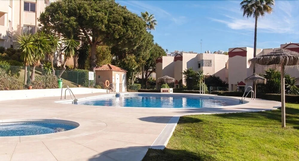 Lovely Apartment with Pool and Sea View Ref 101