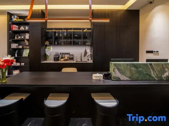 Jingyue Mangjing | Dai-style Rooftop View Holiday Homestay (Menghuan Golden Pagoda Branch)