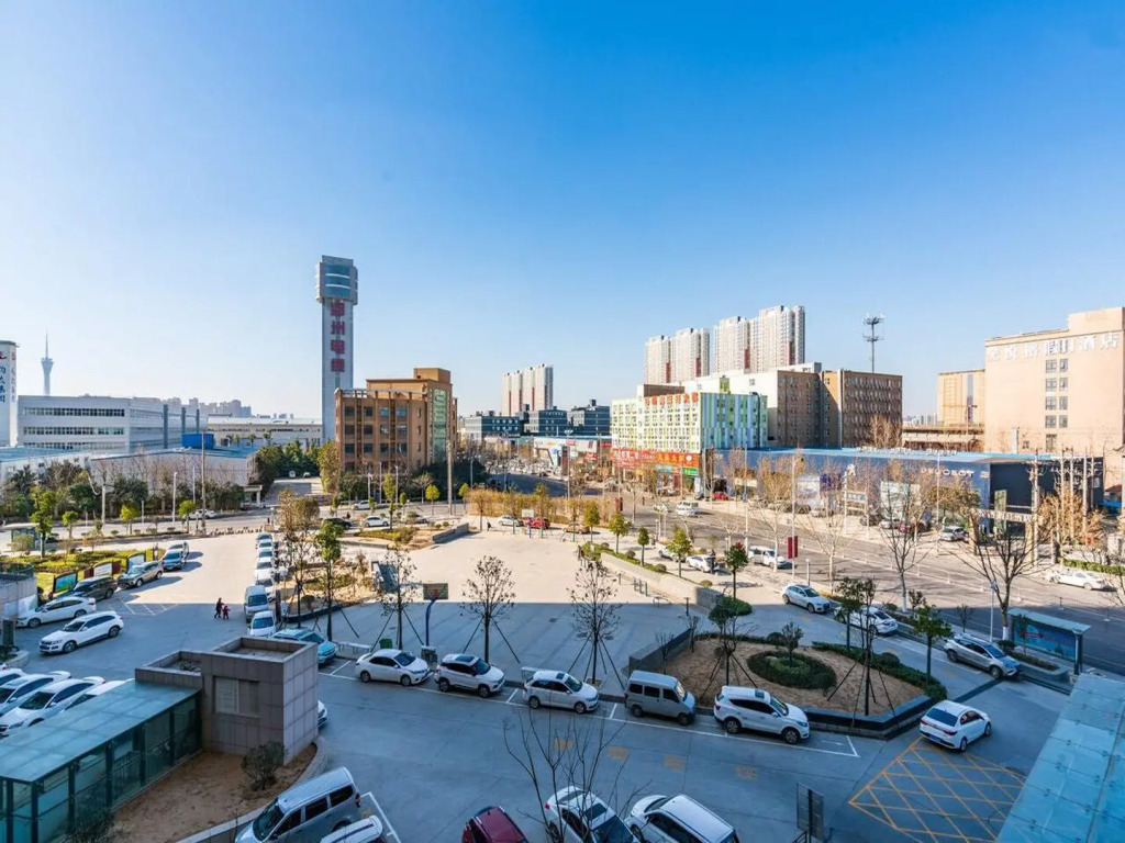 Elan Inn Jingpin Zhengzhou East Railway Station