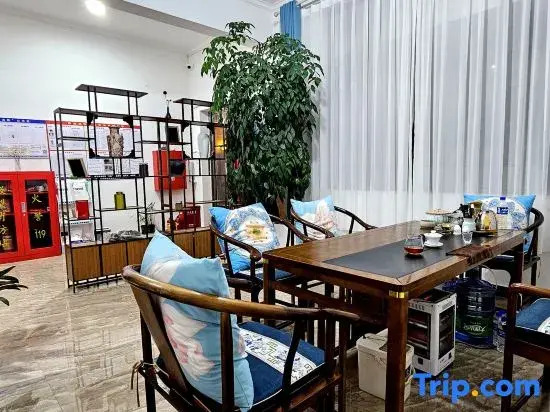 Huanyi · Travel Secret Designer Boutique Hotel (Panxi Internet-Famous S-Bend Store)