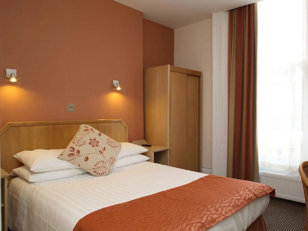 Phoenix Hotel