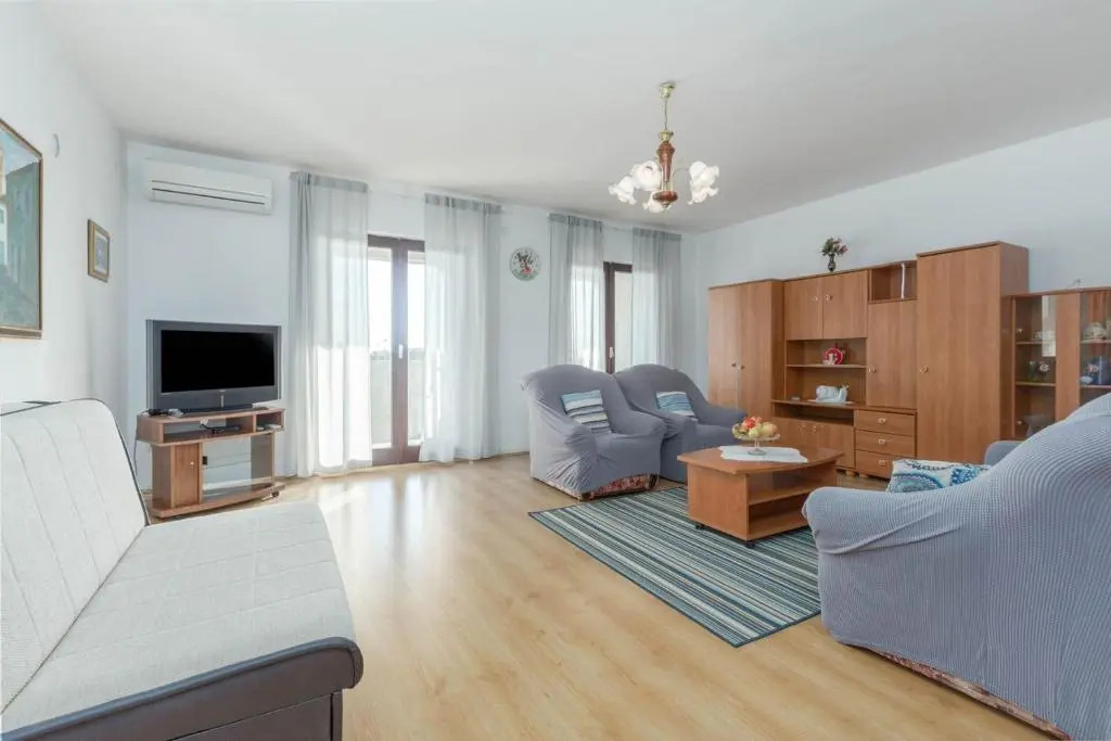 Apartment Paola for Max 7 Pax with 3 Bedrooms Large Garden And Spacious Balconies Overlooking the Sea