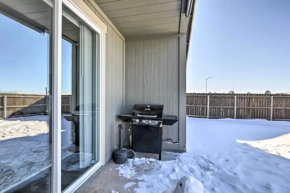 Ski, Hike & Explore: Bellemont Home w/ Fenced Yard