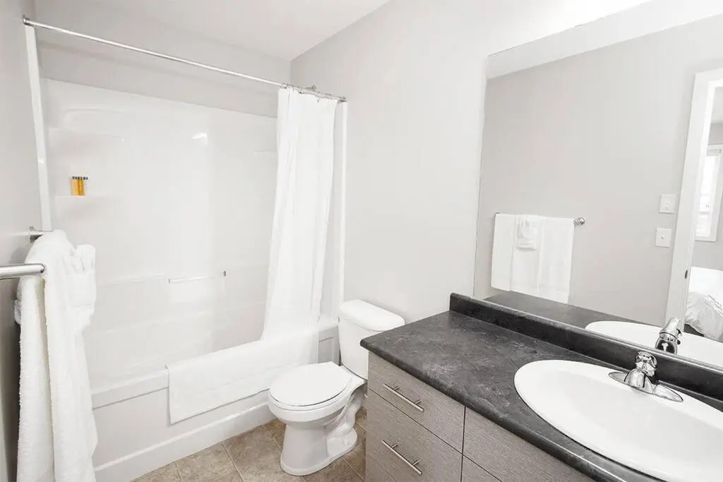 Gorgeous 4 Bedroom Townhouse in South Winnipeg