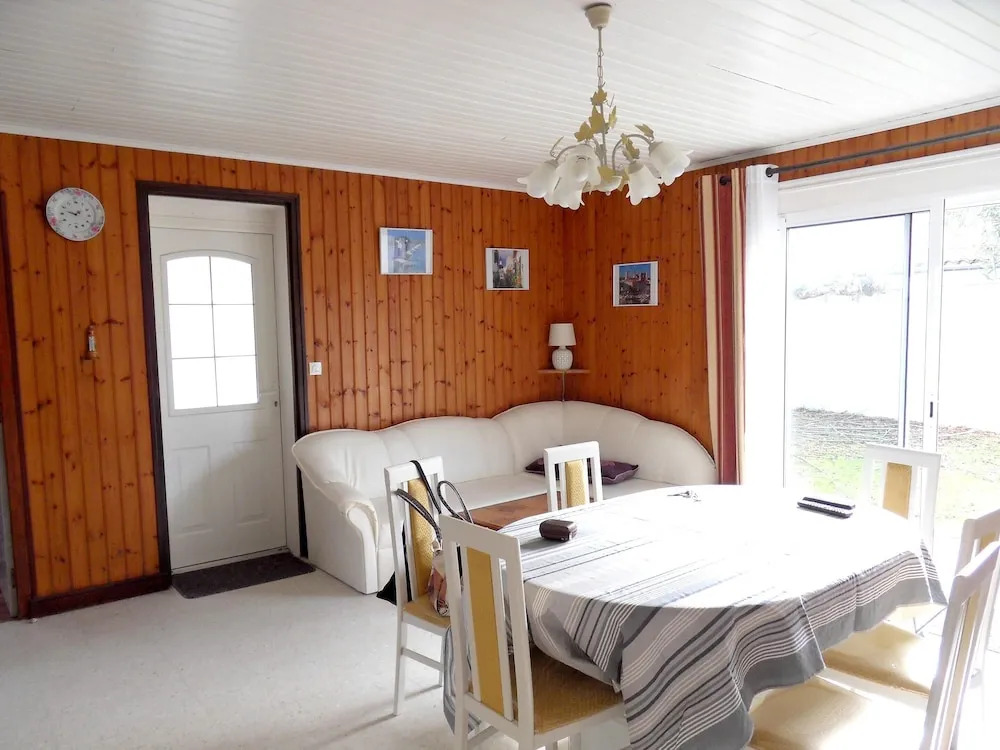 House With 3 Bedrooms in La Couarde-sur-mer, With Enclosed Garden and