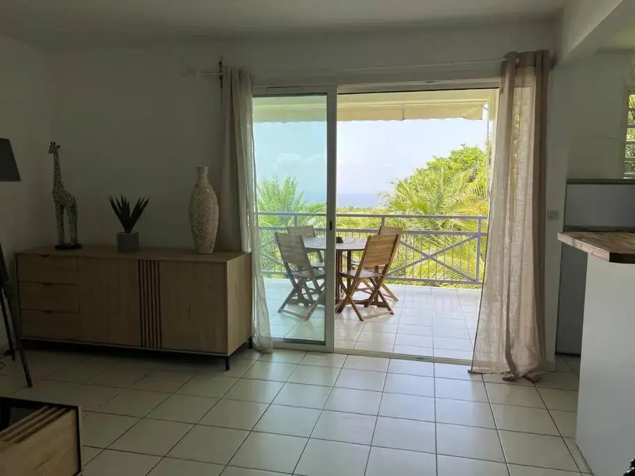 Zabana Lodge, dans un jardin tropical avec piscine
