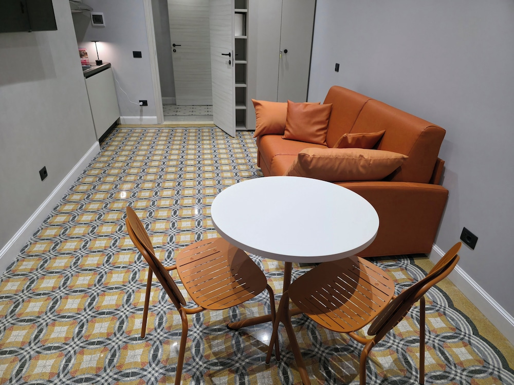 Victoria Suites