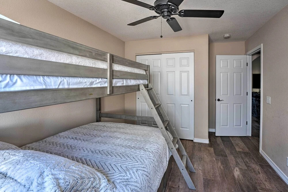 4 Mi to Lake Havasu: Home w/ Private Pool & Bbq!