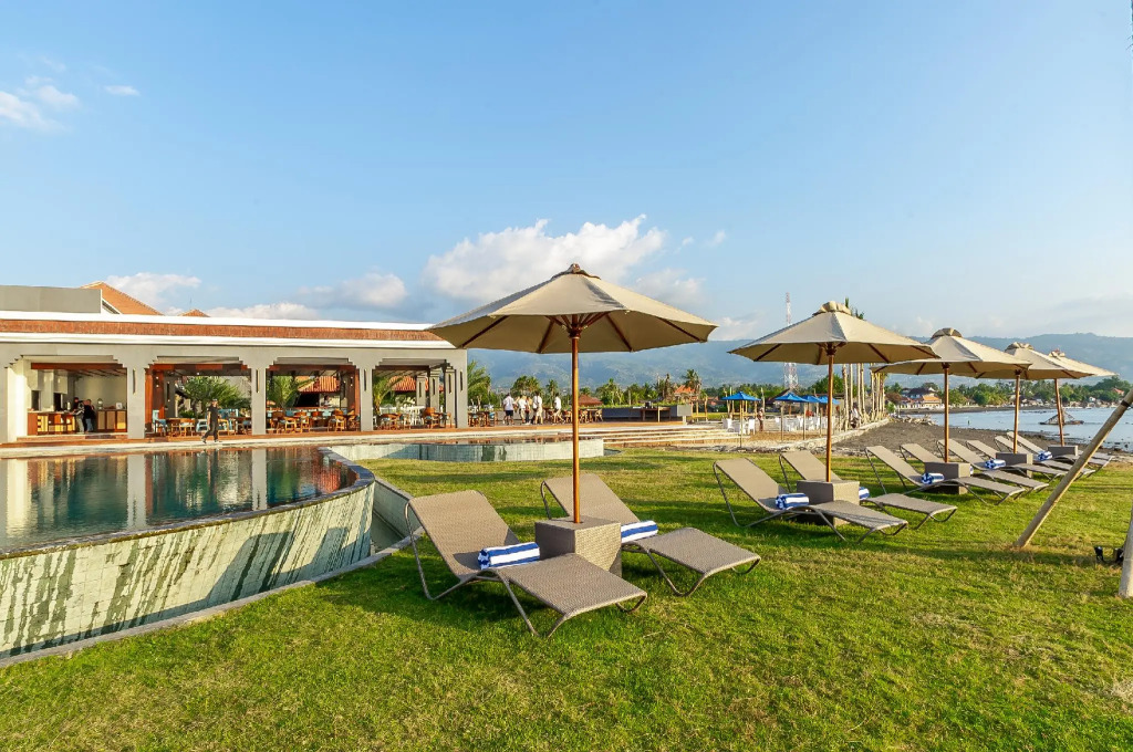 Lovina Beach Club & Resort