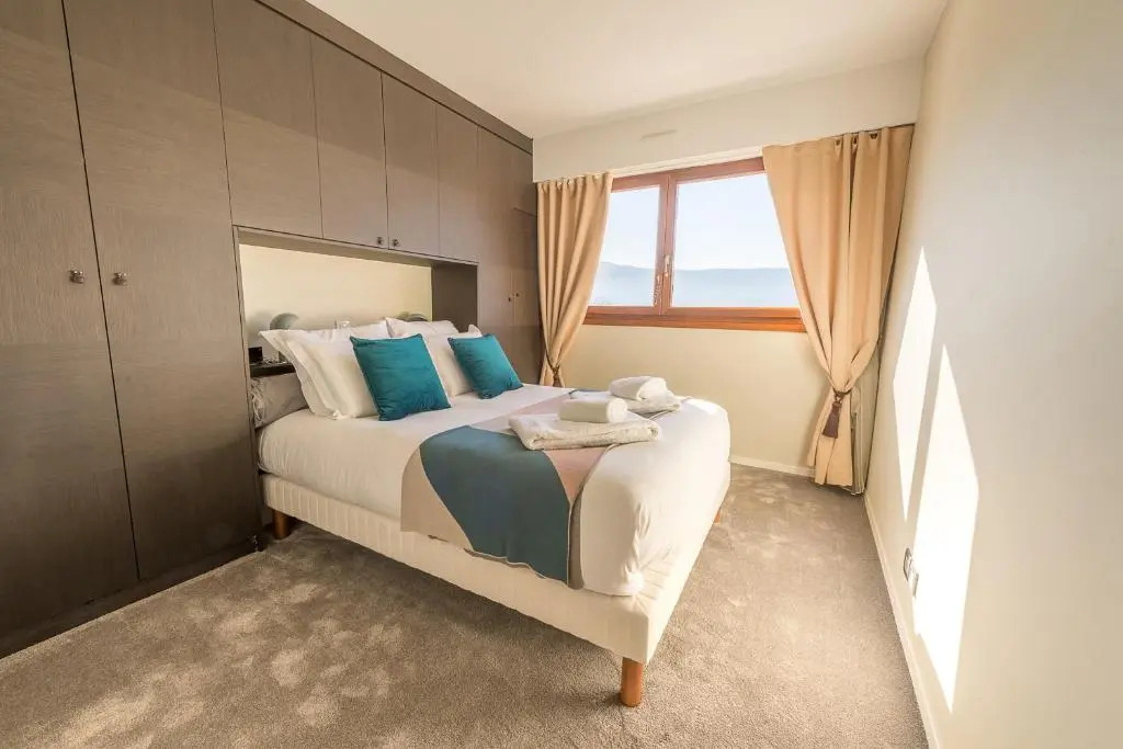 Veyrier - La Brune Duplex 4 vue lac exceptionnelle by LocationlacAnnecy, LLA Selections