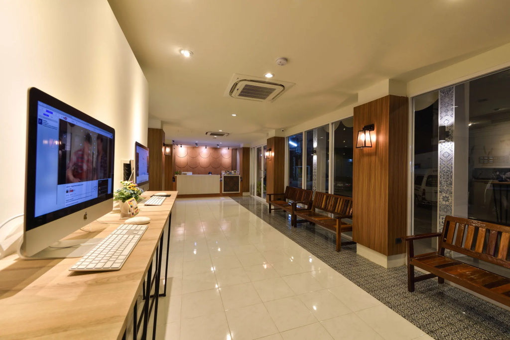 Montree Phuket Hotel