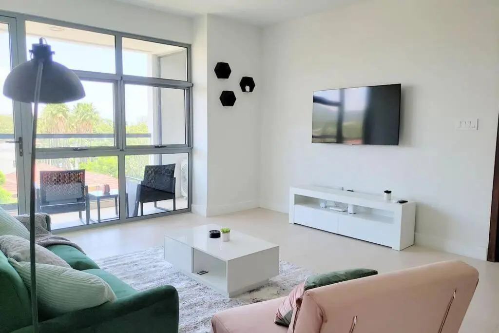 2B/R Parkhurst Paradise with Infinity Edge Rooftop Pool