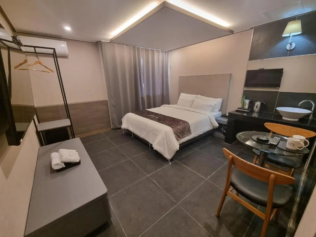 Yeoubi Hotel
