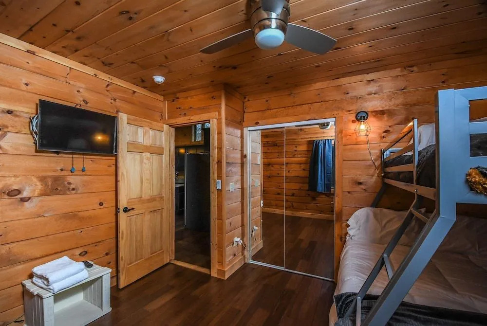LakeStar Chalet