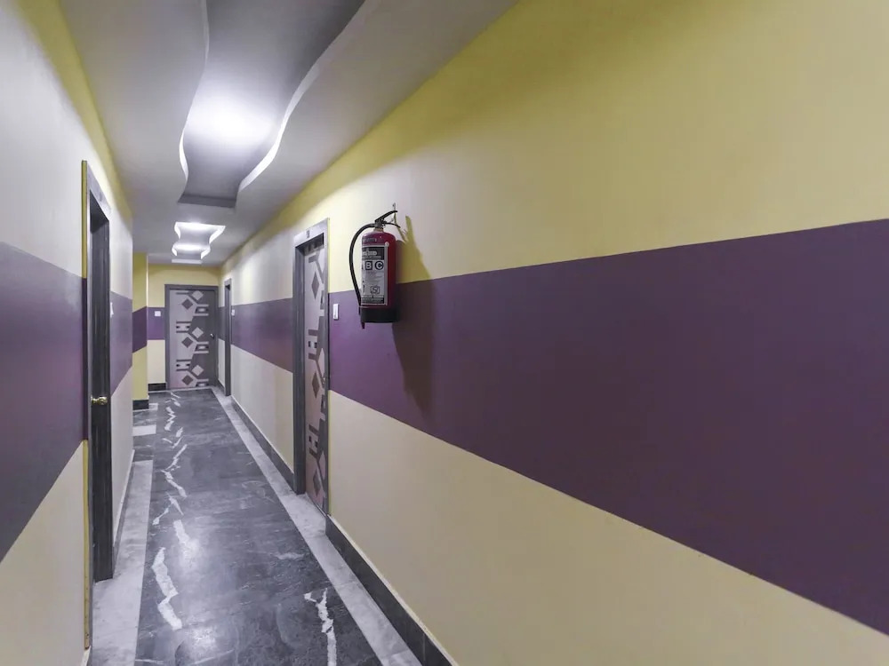 Hotel Tanushree by OYO Rooms