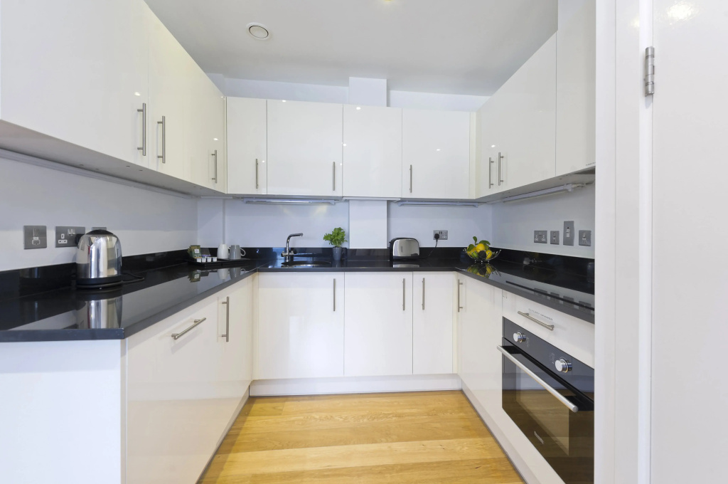 Red Lion Court by City2Stay