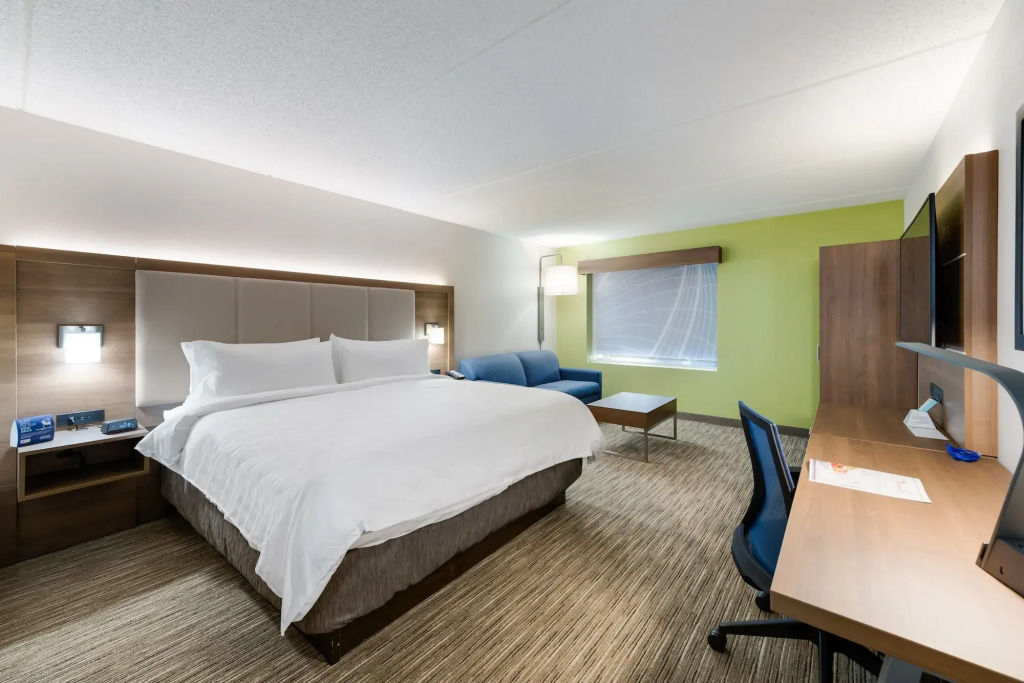Holiday Inn Express Naperville by IHG