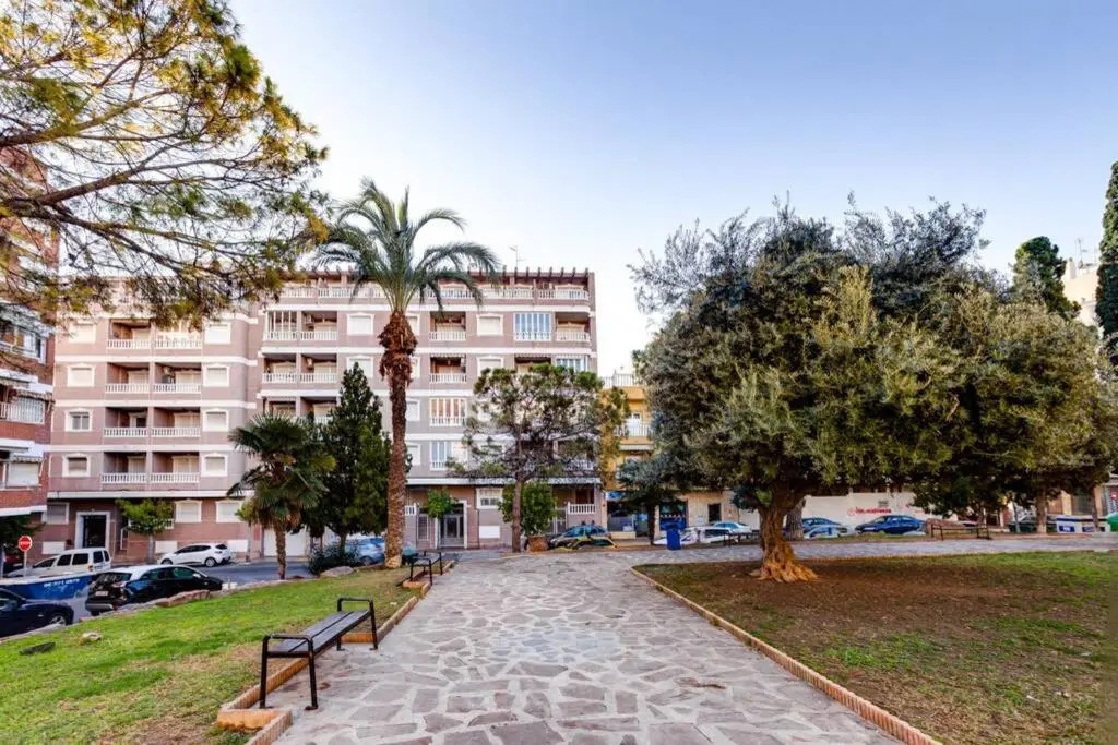 Apartment Ramon Gallud 204