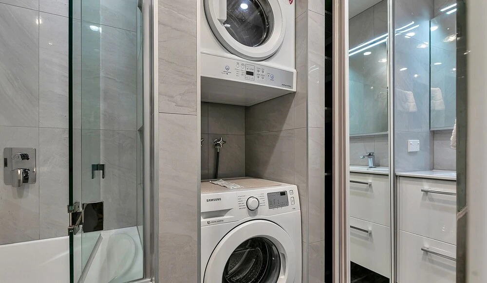QV CBD 2 Bedroom with Wifi Parking - 972