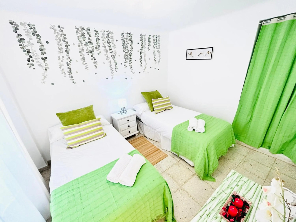 Cozy Town House With Terrace and Free Wifi