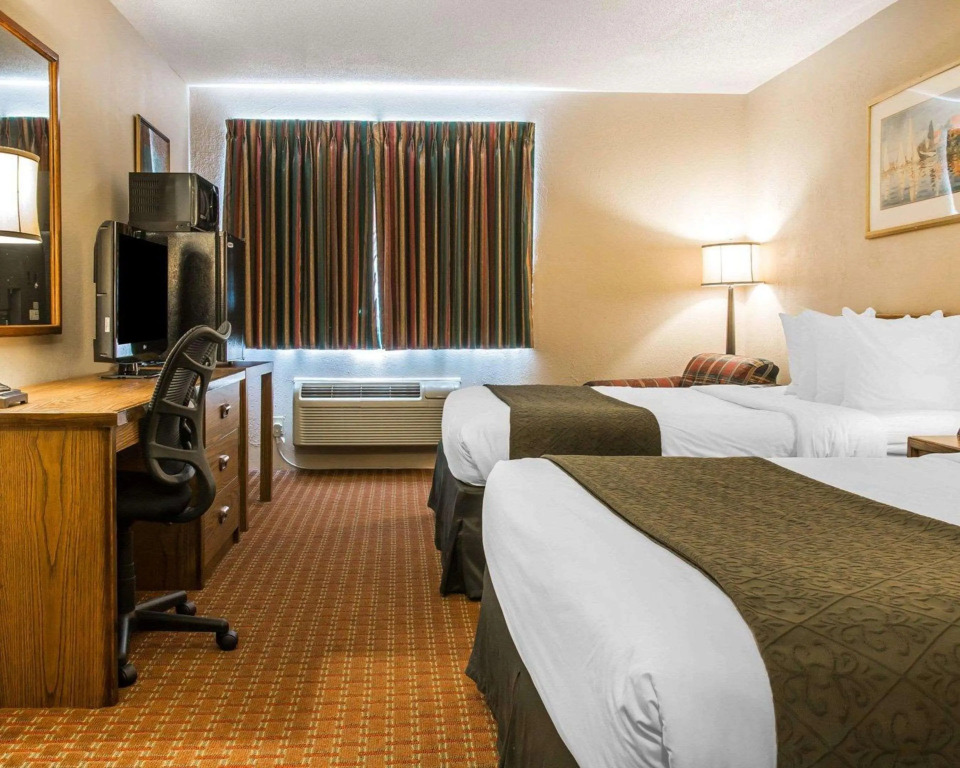 Quality Inn Saint Ignace I-75