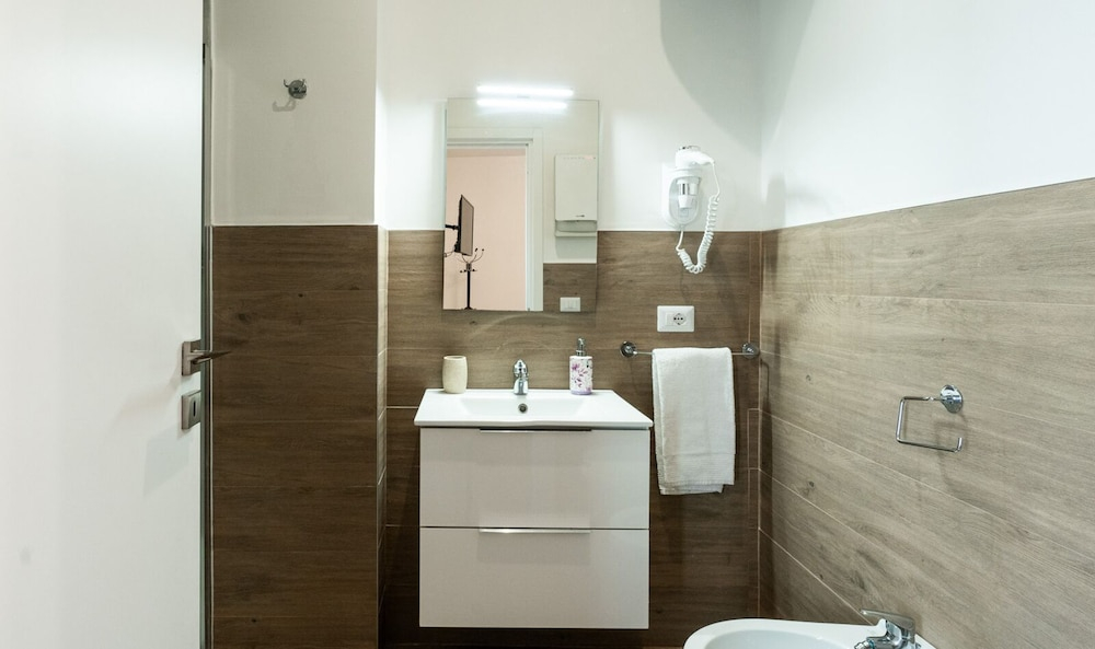 BARIROOMS - Melo Suites