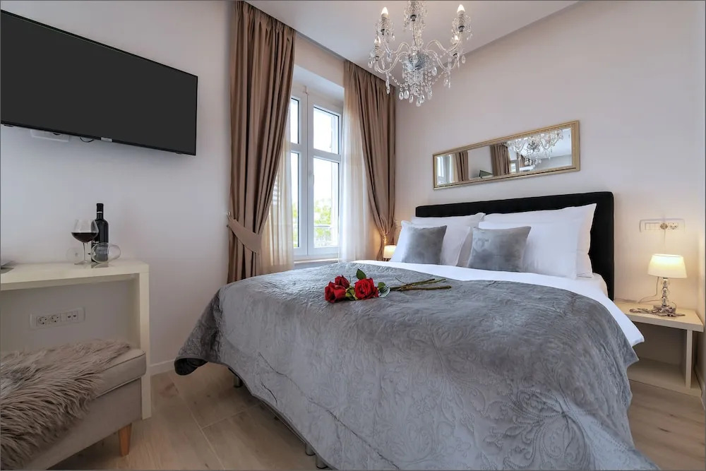 Via Porto Rooms