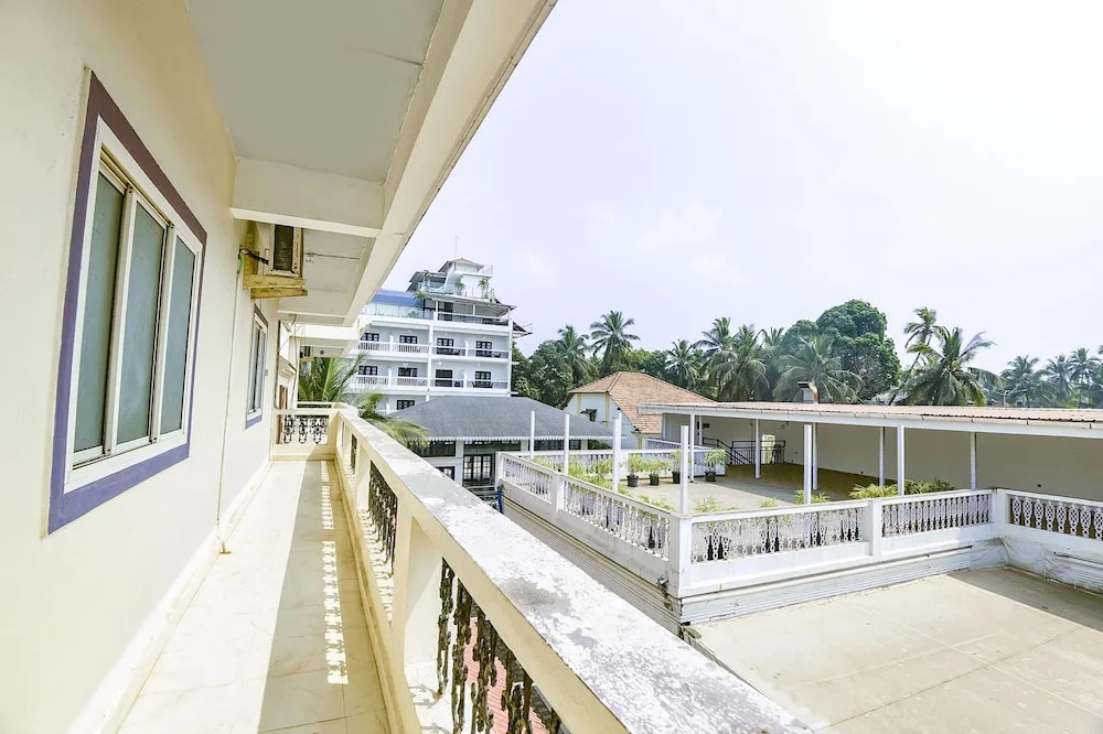 FabHotel Benz Destination - 700m Candolim Beach