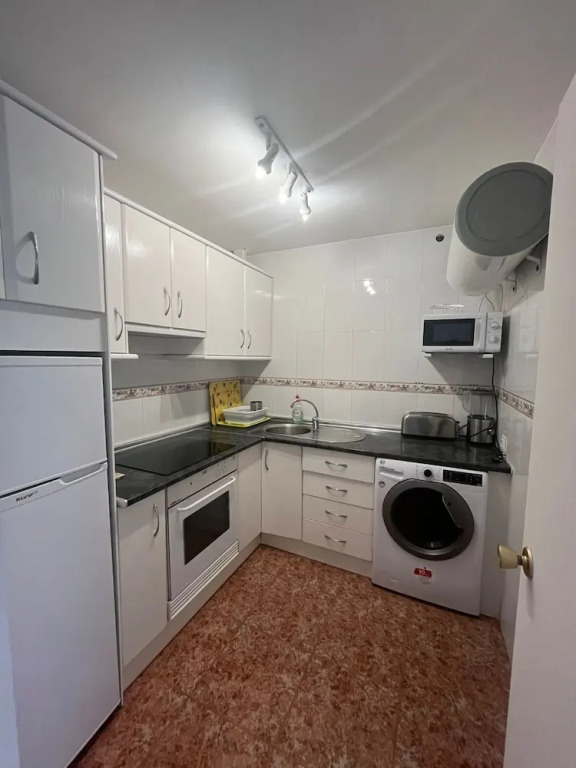 Lovely 2 Bedroom Apartment Near the Beach