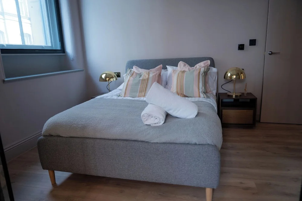 Luxury Stunning 2bed Apt City Centre