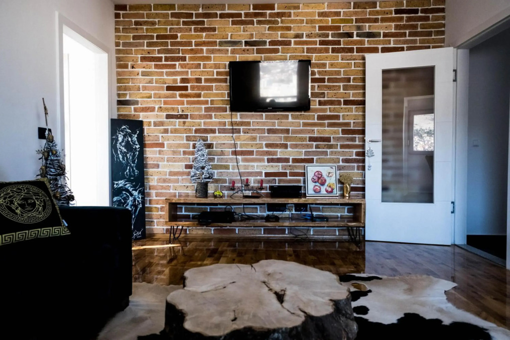 Modern 2-bedroom condo on the 14th floor