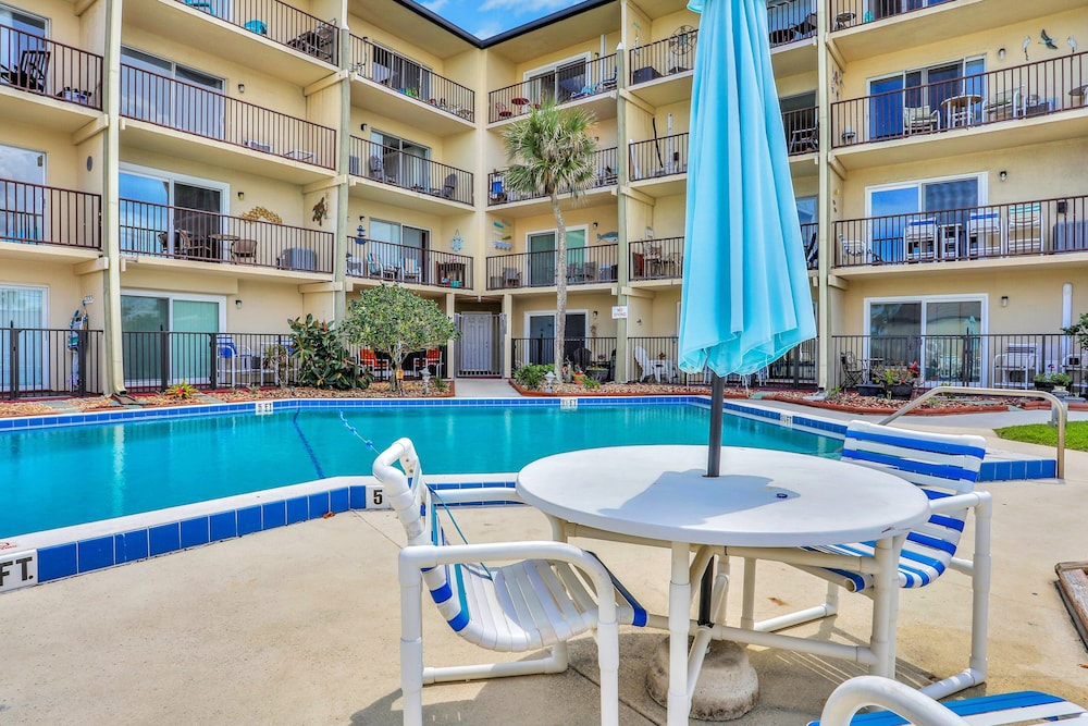 Mariners Cove 302