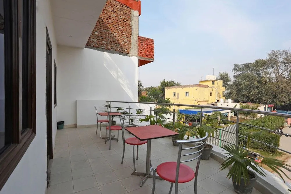 OYO 10875 Optimum i Hotel