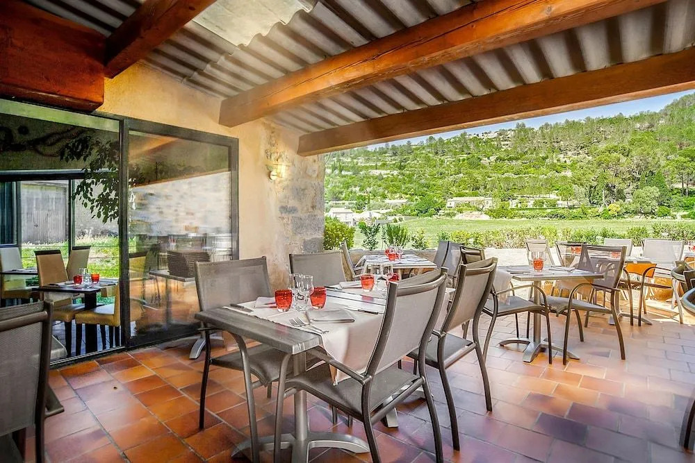 Logis Hôtel Restaurant des Corbières