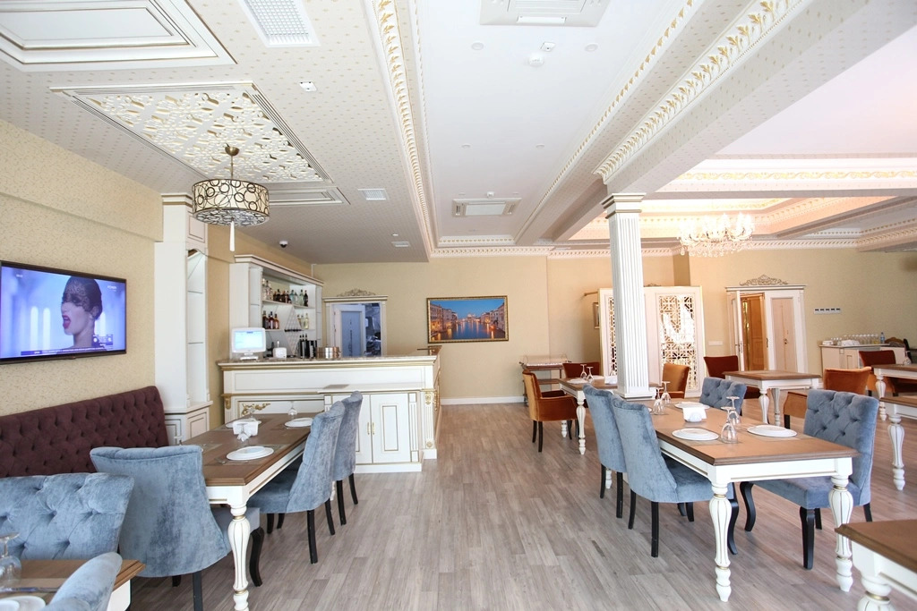 Opera Hotel