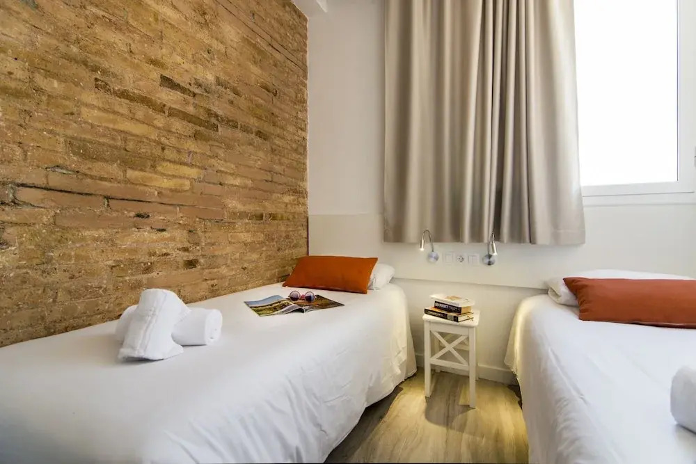 Happy People Sagrada Familia Apartments
