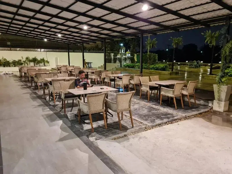 NORN Canalside Bangkok Hotel โรงแรมนอนริมคลอง
