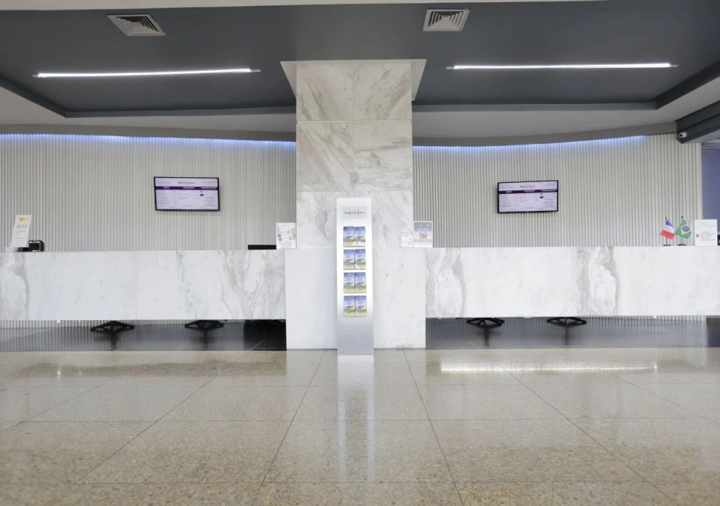 FLAT NO MERCURE BRASÍLIA LIDER, COM LIMPEZA DIÁRIA GRÁTIS, AO LADO DA ESPLANADA DOS MINISTÉRIOS, ESTÁDIO MANÉ GARRINCHA E CENTRO DE CONVENÇÕES, COM PISCINA, ACADEMIA, RESTAURANTE, RECEPÇÃO 24HS By REI DOS FLATS