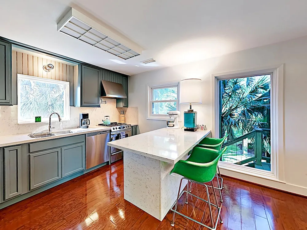 New Listing! the Palms - Canal On Double Lot 2 Bedroom Home