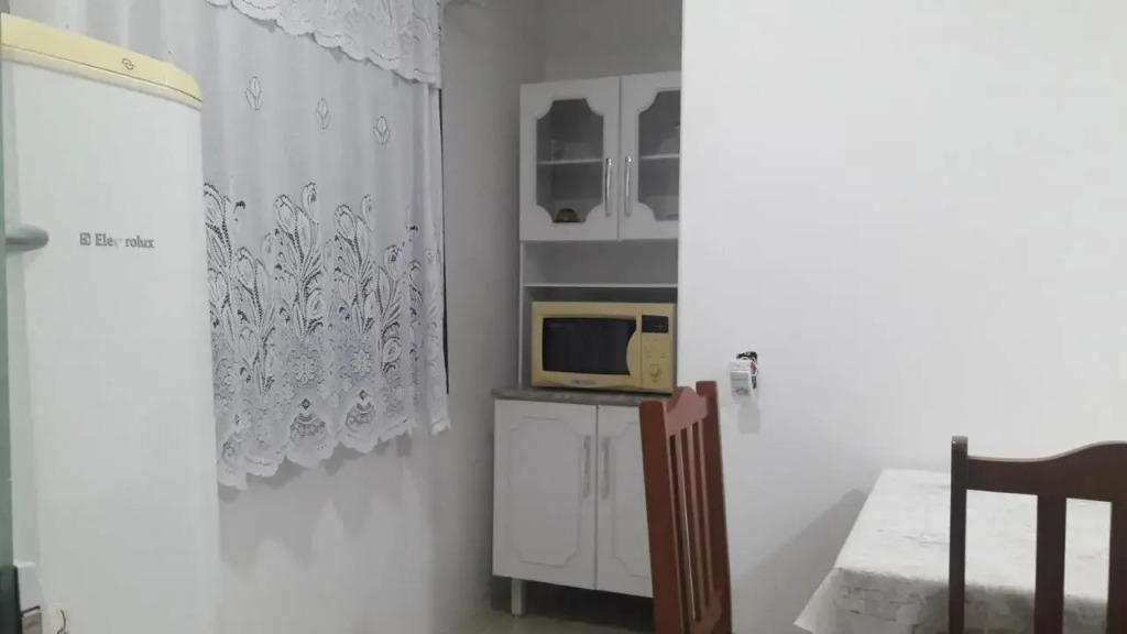Casa 01 Dorm Terreno Compartido