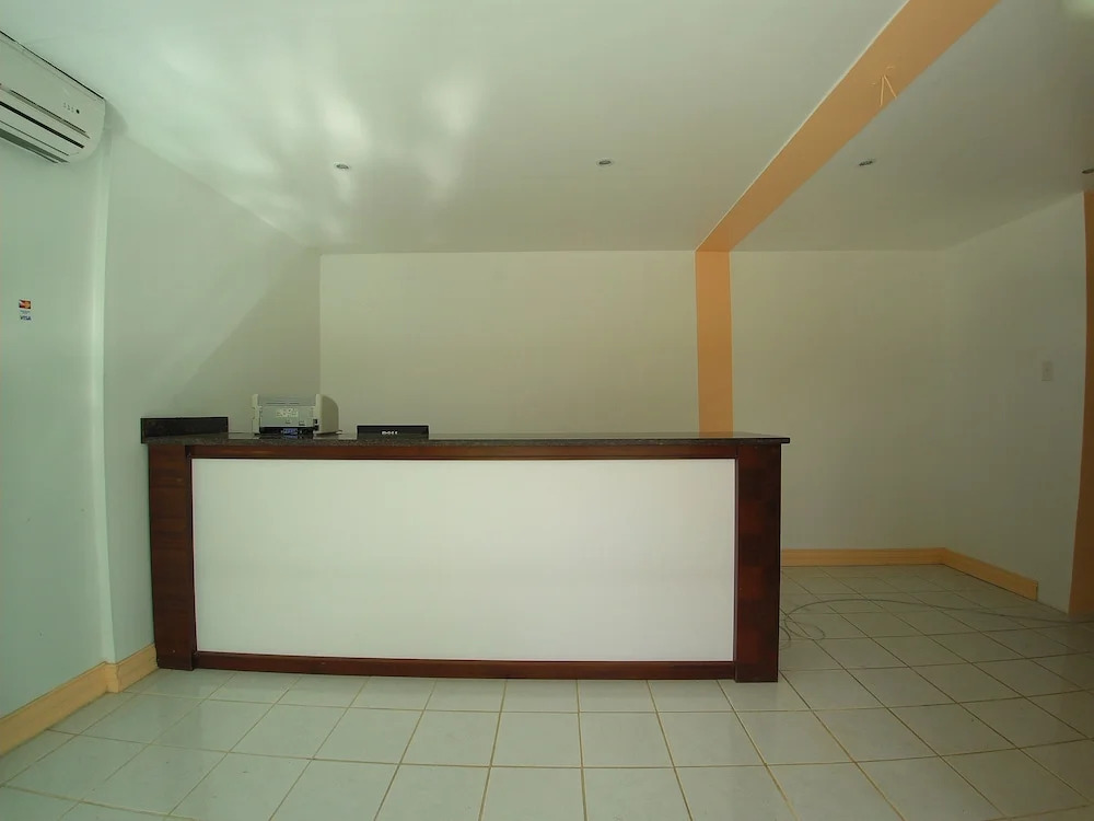 Pinneys Beach Hotel Nevis