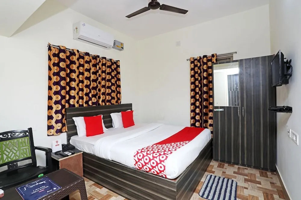 OYO 15084 Sai Lotus Residency