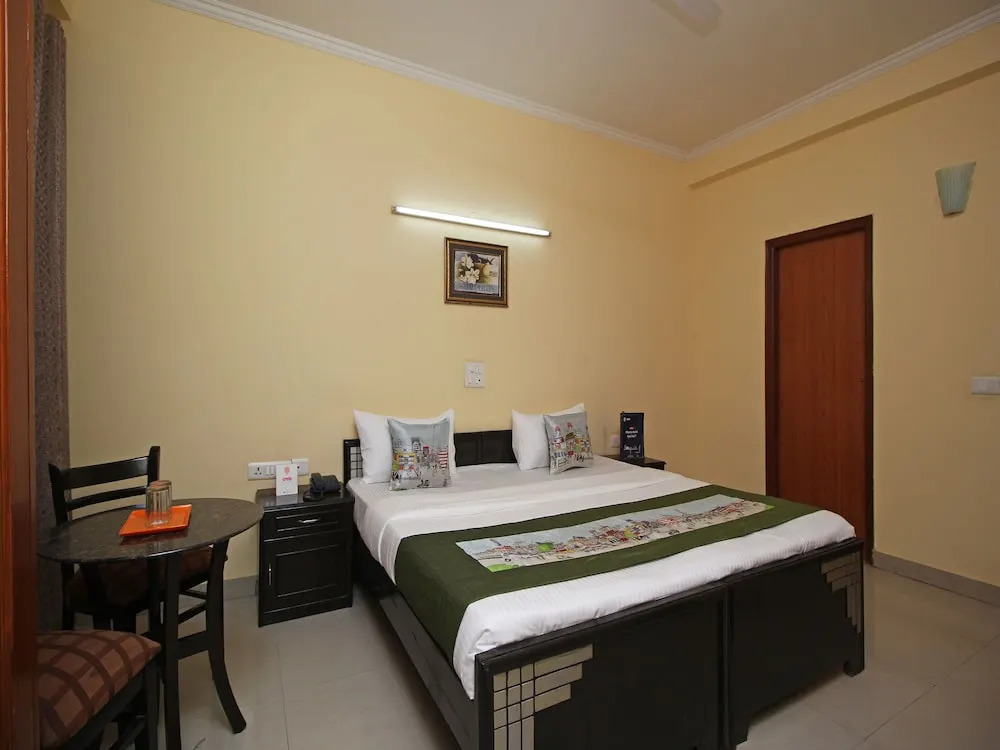 Divine Inn by OYO Rooms