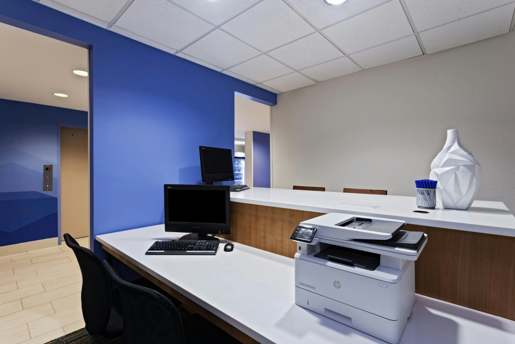 Holiday Inn Express & Suites Tavares by IHG