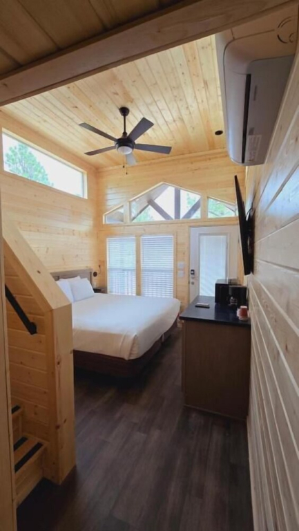 Luxury Cabin with Mountain View 7A