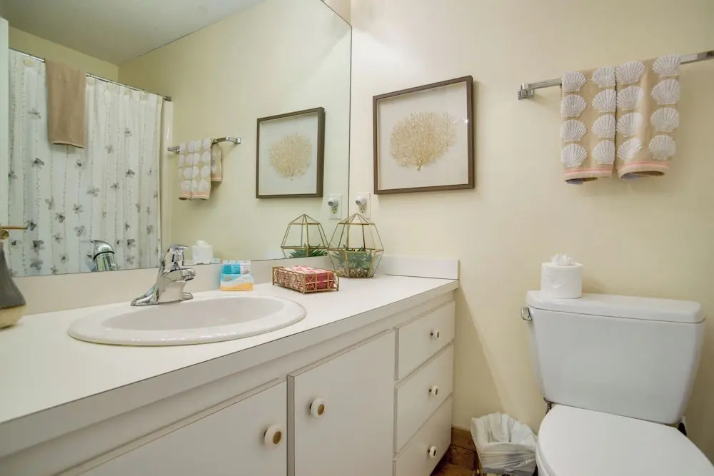 Charming Cape Cod Home w/ Patio, 2 Mi to Beach!