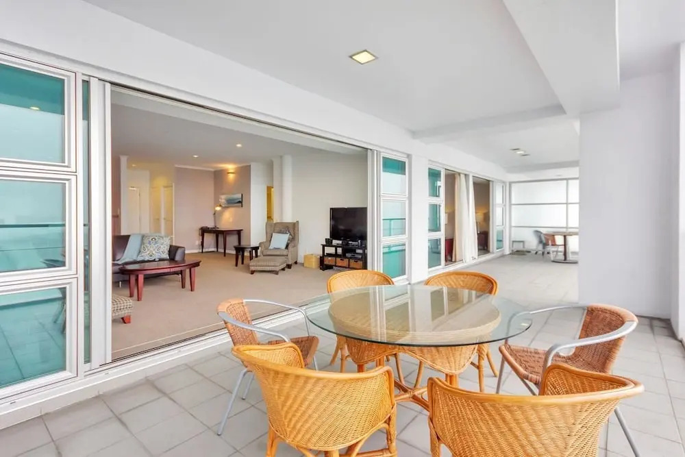 QV Stunning Waterfront Apartment - 378